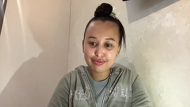 Dana 005 online show from 05-30-26, 10:51