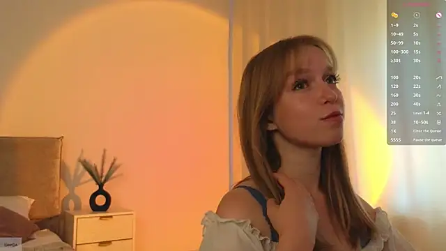 Snapshot of _Selestia_ chatting on 07-05-26, 01:29 Selestia online show from 07-05-26, 01:29