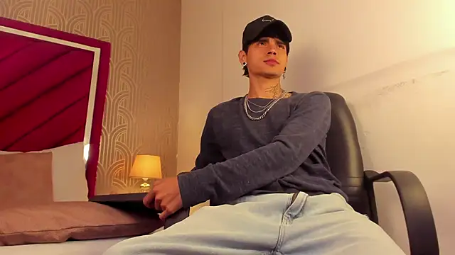 Snapshot of Dominic_Foxx chatting on 03-02-26, 12:45 Dominic Foxx online show from 03-02-26, 12:45