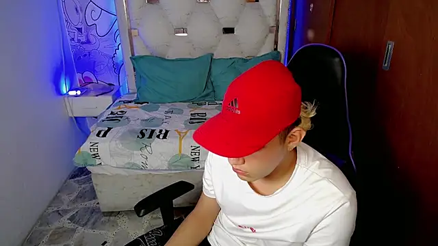 Snapshot of Street_poemm_ chatting on 02-21-26, 04:02 Street poemm online show from 02-21-26, 04:02