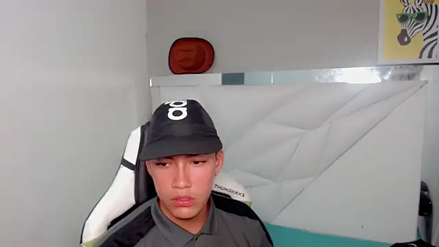 Snapshot of Street_poemm_ chatting on 02-25-26, 03:27 Street poemm online show from 02-25-26, 03:27