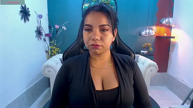 Elizabeth Suan  online show from 03-16-26, 11:25