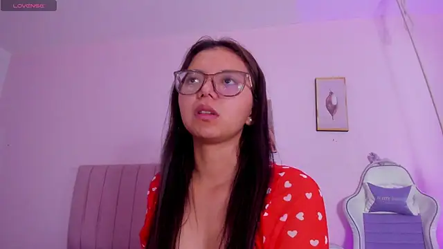 Zoow bluussh online show from 04-01-26, 01:41