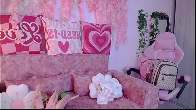 Snapshot of Ana__grace chatting on 06-15-26, 12:24 Ana grace online show from 06-15-26, 12:24