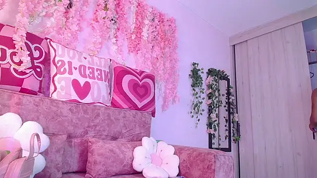 Snapshot of Ana__grace chatting on 06-20-26, 11:40 Ana grace online show from 06-20-26, 11:40