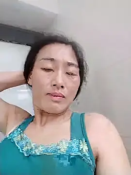 lris-Beauty77 online show from 04-08-26, 03:17