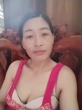 Snapshot of lris-Beauty77 chatting on 06-18-26, 10:52 lris-Beauty77 online show from 06-18-26, 10:52