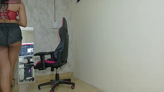 Snapshot of cristal-49 chatting on 03-04-26, 01:50 cristal-49 online show from 03-04-26, 01:50