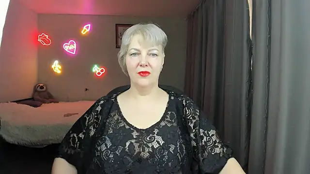 Mary-Leee online show from 05-04-26, 03:08