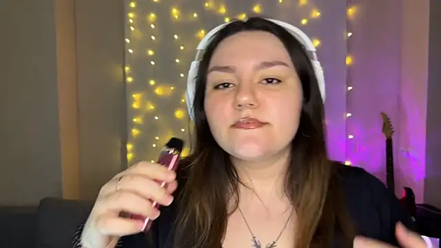 Snapshot of RiotKitten1 chatting on 02-28-26, 02:34 RiotKitten1 online show from 02-28-26, 02:34