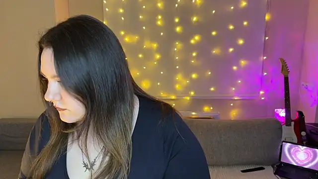 Snapshot of RiotKitten1 chatting on 03-04-26, 01:44 RiotKitten1 online show from 03-04-26, 01:44