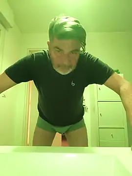 Snapshot of eruzam59000 chatting on 02-22-26, 01:31 eruzam59000 online show from 02-22-26, 01:31