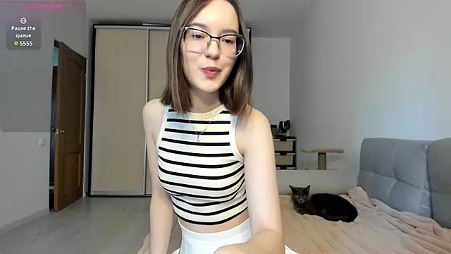Snapshot of Elli_Lane chatting on 05-16-26, 05:26 Elli Lane online show from 05-16-26, 05:26