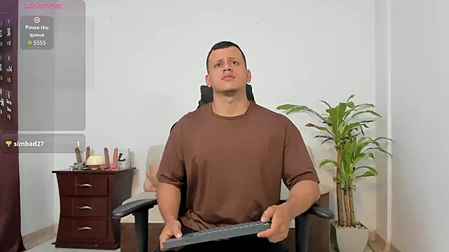 Snapshot of Alex_towerss chatting on 02-27-26, 08:20 Alex towerss online show from 02-27-26, 08:20