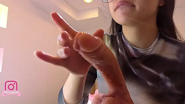 eva depp  online show from 05-10-26, 10:31