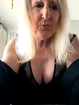 Heidiblueeyes online show from 03-31-26, 01:44