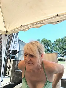 Snapshot of Heidiblueeyes chatting on 07-14-26, 11:05 Heidiblueeyes online show from 07-14-26, 11:05