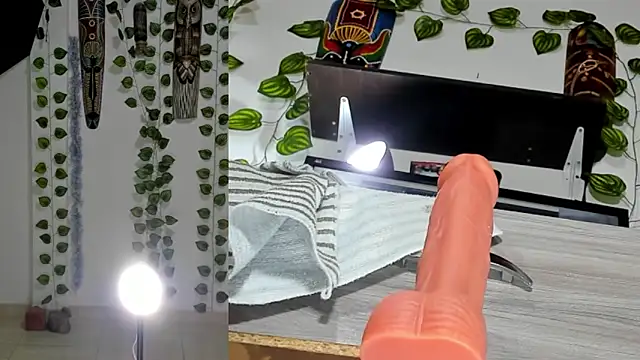 Snapshot of bella__funny chatting on 05-29-26, 06:39 bella funny online show from 05-29-26, 06:39