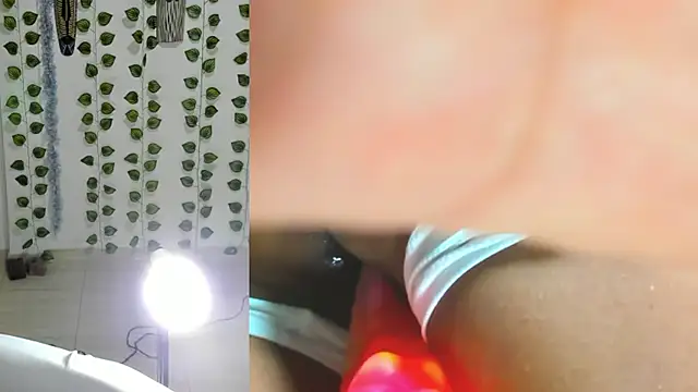 Snapshot of bella__funny chatting on 06-02-26, 06:43 bella funny online show from 06-02-26, 06:43