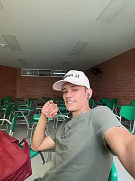 Snapshot of HarryGaze chatting on 03-02-26, 02:57 HarryGaze online show from 03-02-26, 02:57