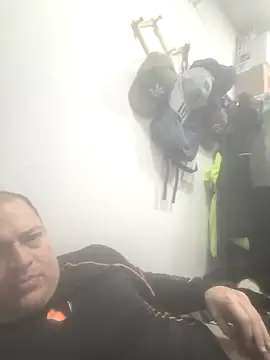 Snapshot of elcaste69 chatting on 03-01-26, 12:34 elcaste69 online show from 03-01-26, 12:34