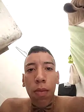 Snapshot of Juansex2003 chatting on 03-04-26, 12:44 Juansex2003 online show from 03-04-26, 12:44