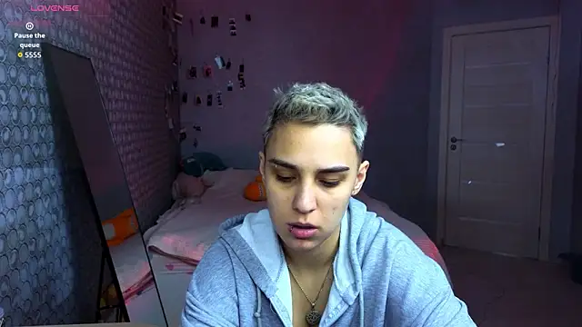 LuxuryLoverss online show from 03-24-26, 11:04