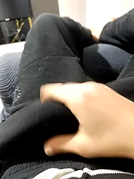 Snapshot of KADINDELISI34 chatting on 03-03-26, 04:02 KADINDELISI34 online show from 03-03-26, 04:02