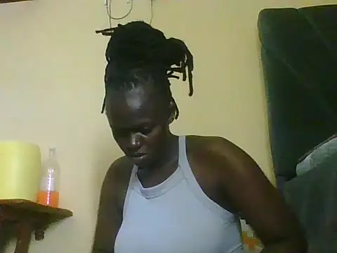 Snapshot of Lynne10 chatting on 06-27-26, 06:57 Lynne10 online show from 06-27-26, 06:57
