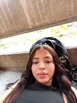 Snapshot of Sexy_cloe_outdoors chatting on 02-25-26, 05:00 Sexy cloe outdoors online show from 02-25-26, 05:00