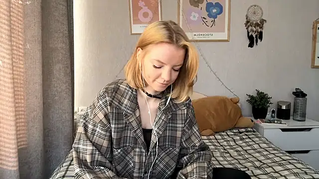 Snapshot of Marry_Sornatiko chatting on 03-01-26, 12:29 Marry Sornatiko online show from 03-01-26, 12:29