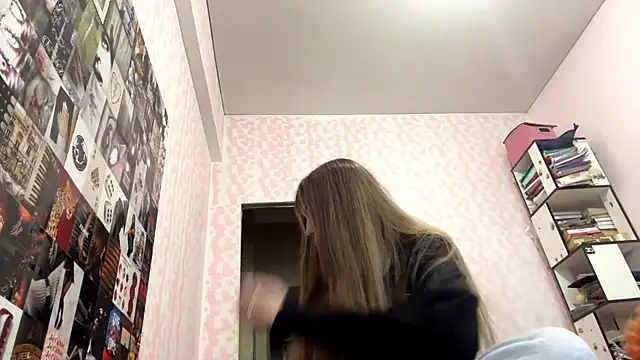 Snapshot of JanineThielman chatting on 06-09-26, 08:59 JanineThielman online show from 06-09-26, 08:59