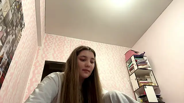 Snapshot of JanineThielman chatting on 06-14-26, 01:24 JanineThielman online show from 06-14-26, 01:24
