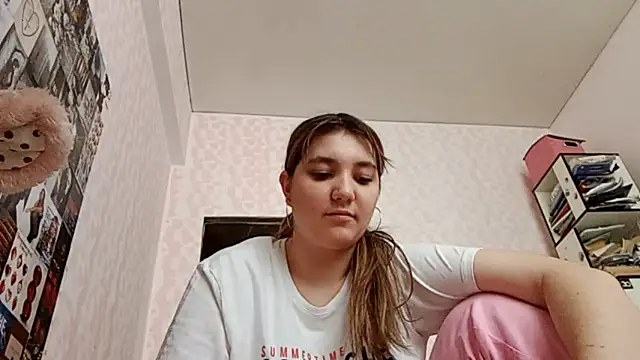 Snapshot of JanineThielman chatting on 07-11-26, 06:38 JanineThielman online show from 07-11-26, 06:38
