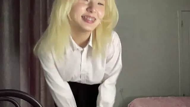 Snapshot of minnie_joy chatting on 02-25-26, 10:14 minnie joy online show from 02-25-26, 10:14