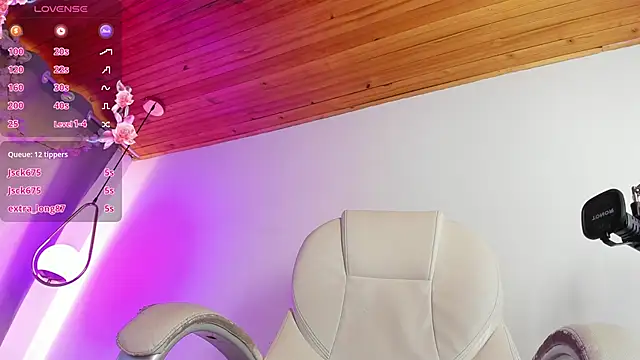 Snapshot of NixieSterling chatting on 05-16-26, 07:56 NixieSterling online show from 05-16-26, 07:56