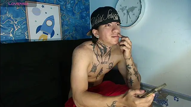 Snapshot of Tessarion_Black chatting on 06-25-26, 04:34 Tessarion Black online show from 06-25-26, 04:34