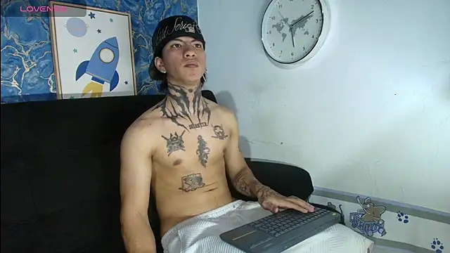 Snapshot of Tessarion_Black chatting on 06-30-26, 05:19 Tessarion Black online show from 06-30-26, 05:19