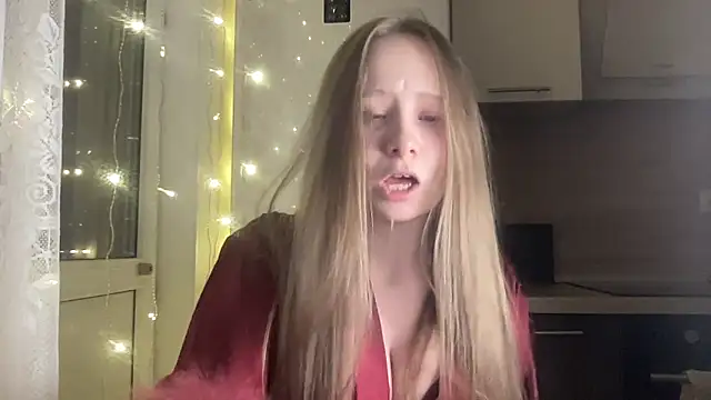 cutefoxieee online show from 04-20-26, 09:16