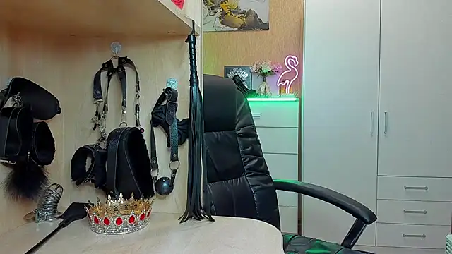 KristiTopxx online show from 11-04-25, 08:30