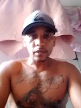 Snapshot of Rodr_go14 chatting on 04-16-26, 03:35 Rodr go14 online show from 04-16-26, 03:35