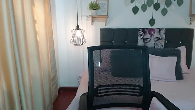 Emma hassani online show from 04-09-26, 02:00