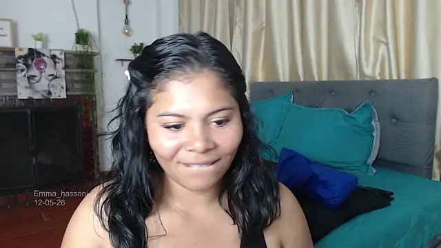 Snapshot of Emma_hassani chatting on 05-12-26, 06:49 Emma hassani online show from 05-12-26, 06:49
