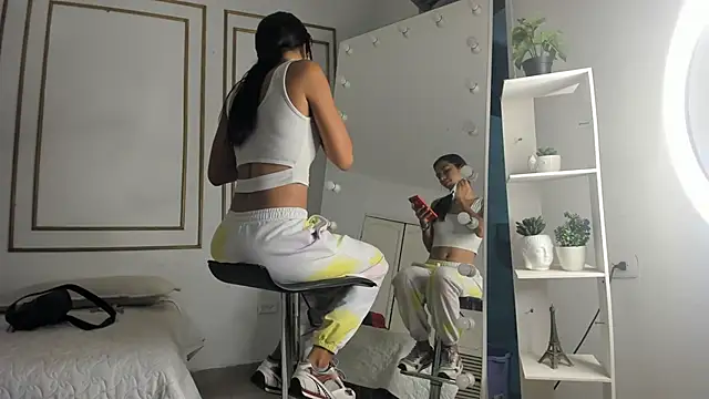 emily gaviria1 online show from 04-09-26, 12:10