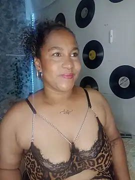 medusafox  online show from 05-09-26, 04:50
