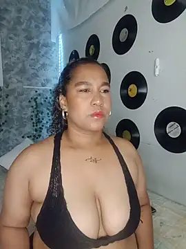 medusafox  online show from 05-10-26, 04:50