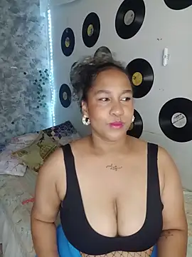 medusafox  online show from 05-17-26, 04:32