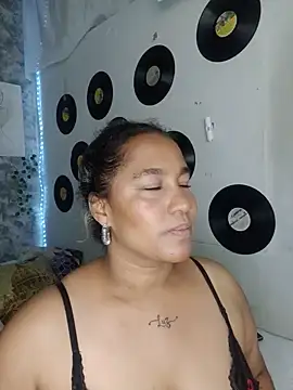 Snapshot of medusafox_ chatting on 07-11-26, 05:32 medusafox online show from 07-11-26, 05:32