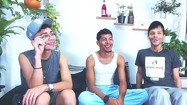 Snapshot of Lunar_Boys chatting on 02-27-26, 06:08 Lunar Boys online show from 02-27-26, 06:08