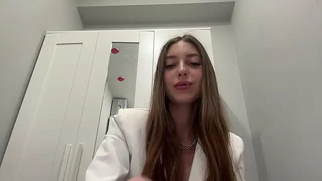 selena favn online show from 03-23-26, 04:16